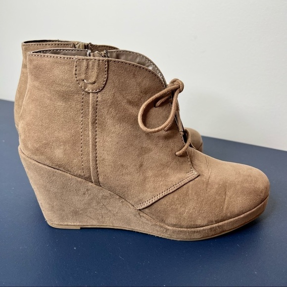 Merona Tan Brown Faux Suede Lace-Up Wedge High Heel Ankle Boot Size 8 - Picture 12 of 16
